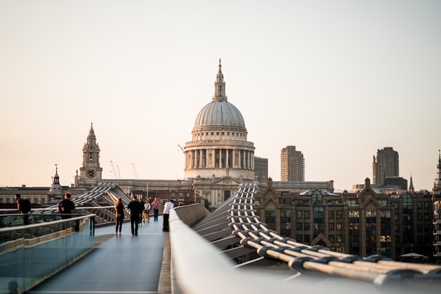 London holiday lets millennium bridge 